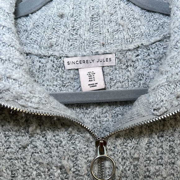 Gray Pullover - Picture 5 of 6